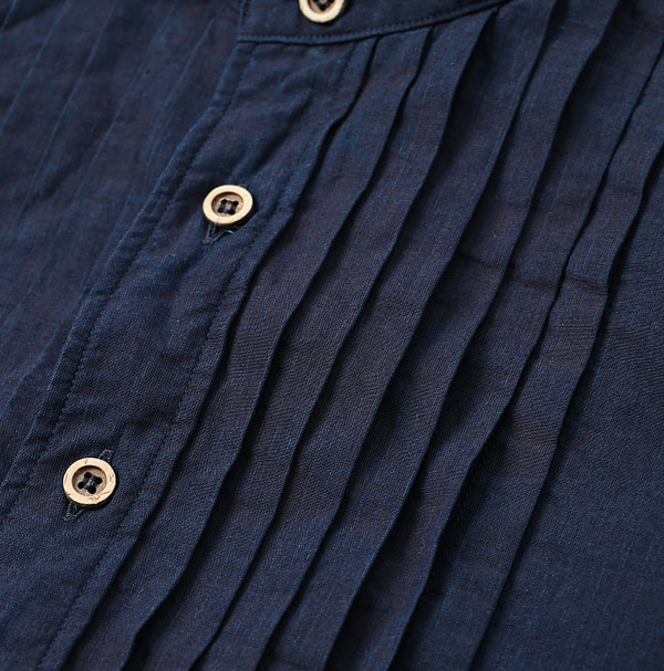 Indigo Batiste Pintuck 908 Stand Shirt Detail