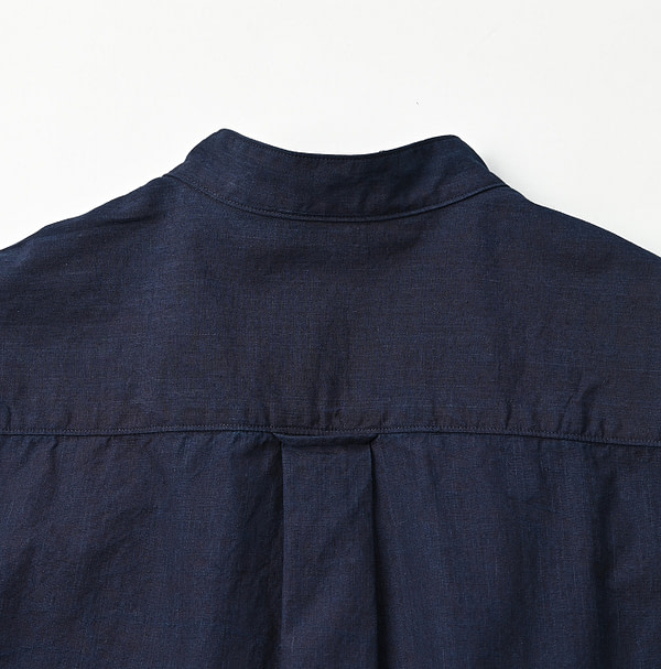 Indigo Batiste Pintuck 908 Stand Shirt Detail