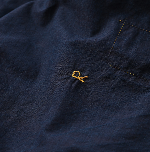 Indigo Batiste Pintuck 908 Stand Shirt Detail