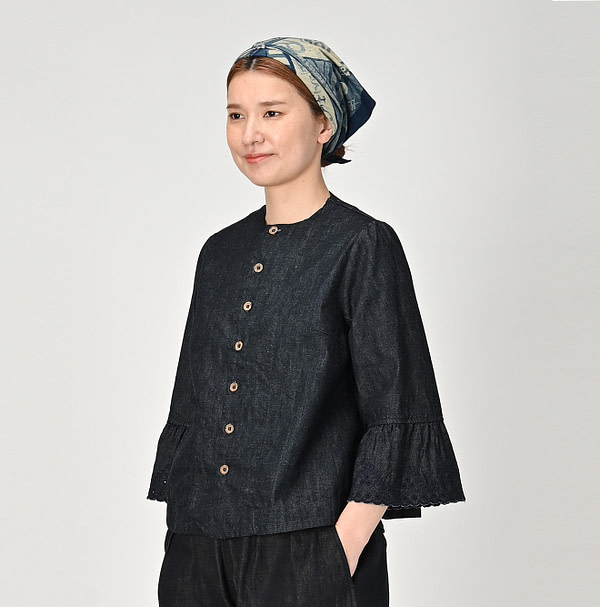 Mugihiko Denim Lehua Blouse Nou Female Model