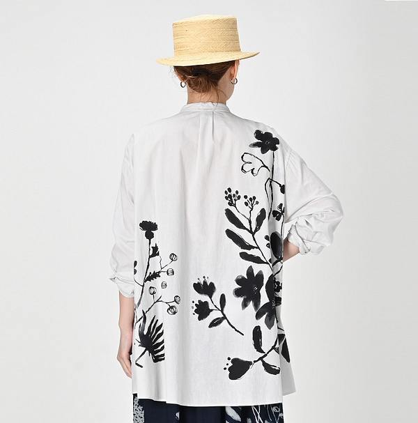 Sumie Flower Print Blouse Female Model