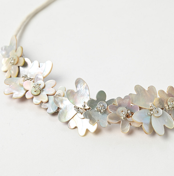 Shell Flower Choker Detail