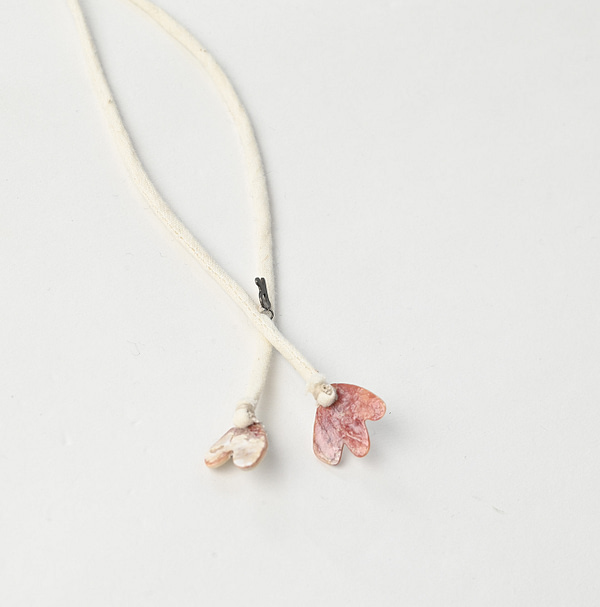 Shell Flower Choker Detail