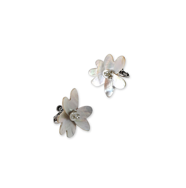 Shell Flower Earring Off White