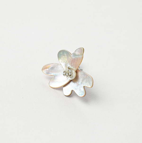 Shell Flower Earring Detail