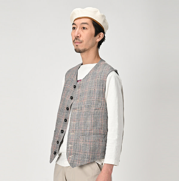 Linen Tweed 908 Vest Male Model