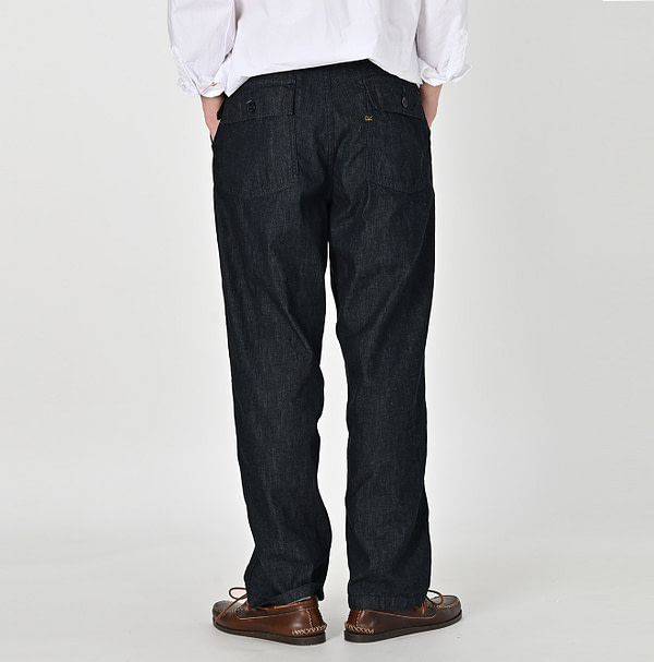 Mugihiko Denim 908 Baker Pants Male Model