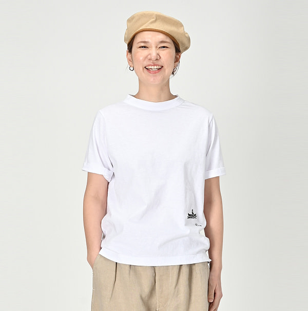 Iron Embroidery Konokki-kun 908 T-shirt Female Model