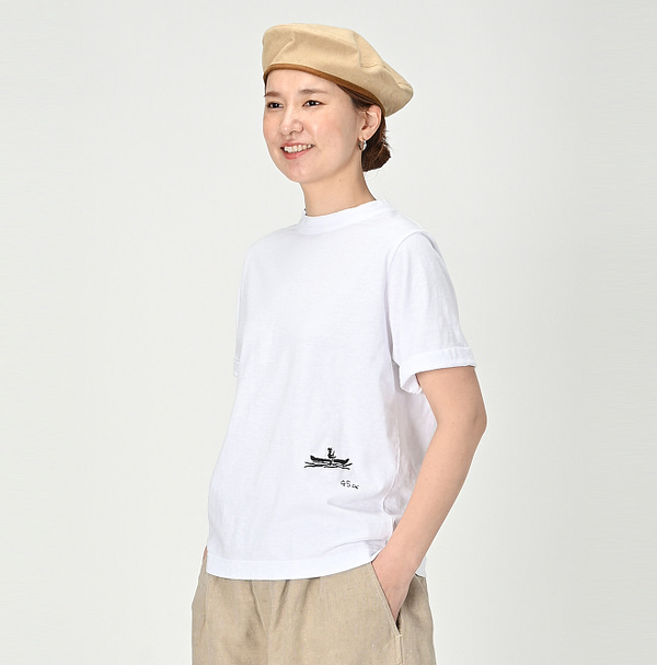 Iron Embroidery Konokki-kun 908 T-shirt Female Model