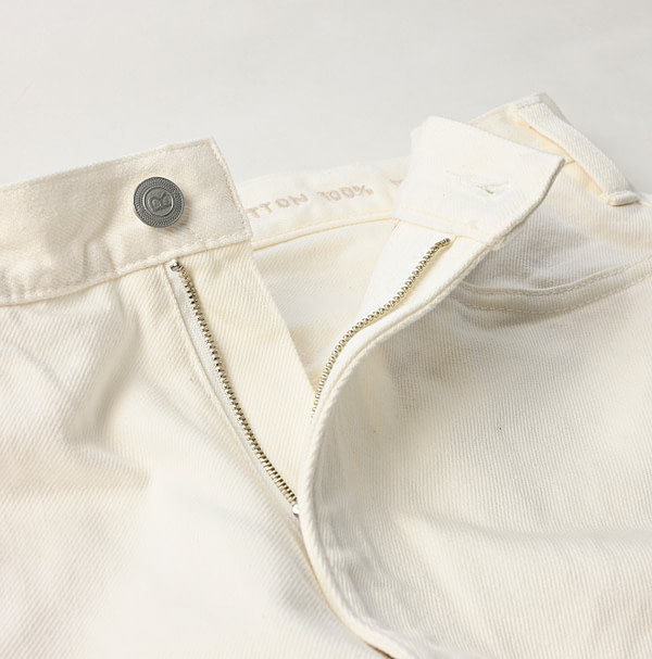 13oz Crosby 5 White Detail