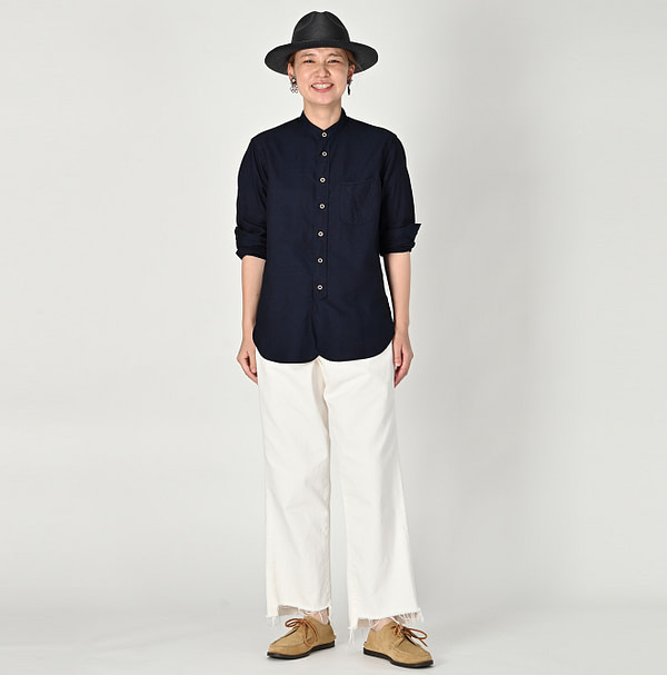 Indigo 504 OX 908 Loafer Stand Shirt Female Model