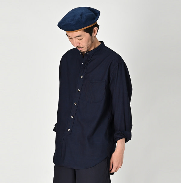 Indigo 504 OX 908 Loafer Stand Shirt Male Model