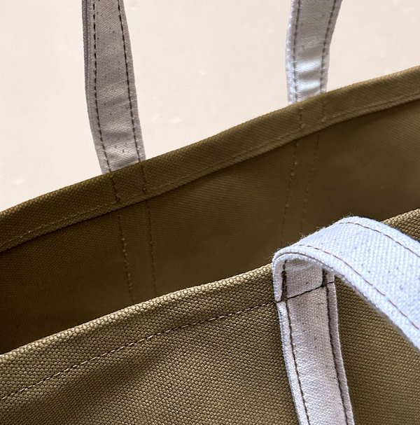 No. 2 Canvas Tote 27L Detail