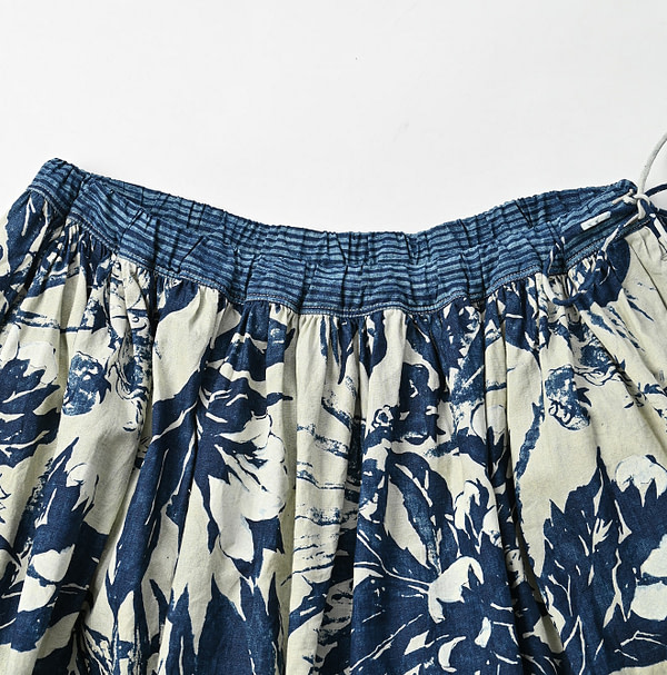 Indigo Eastern Aloha Print Easy Gather Skirt Detail