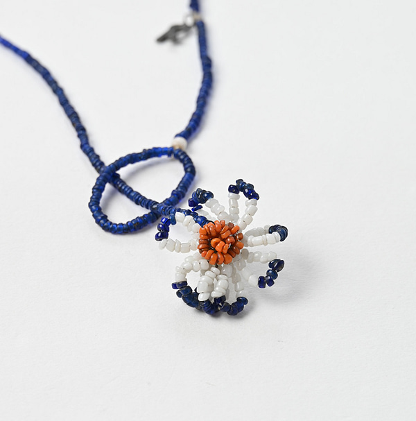 Antique Beads Flower Single Strand Necklace Detail