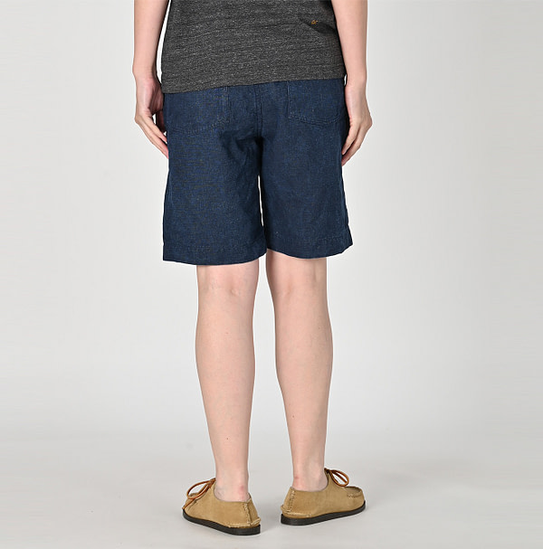 Indigo Linen Cloth 908 Baker Short Pants Female Model