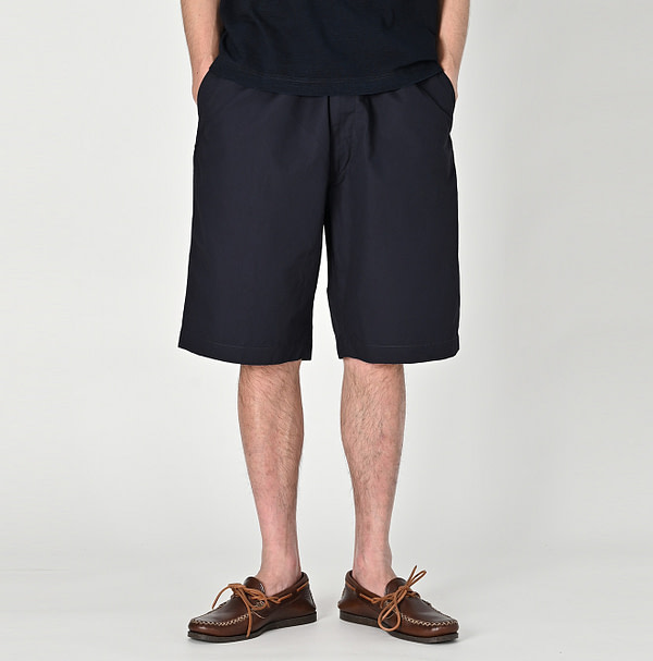 Weather Easy 908 Poppo Short Pants Male Model