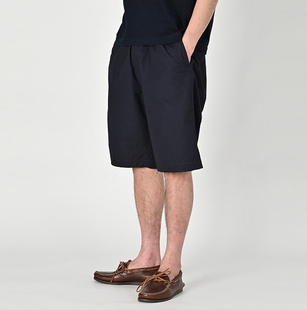 Weather Easy 908 Poppo Short Pants Male Model