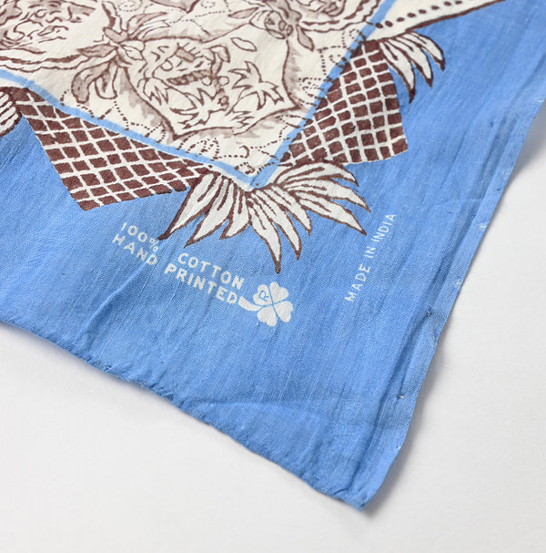 Indian Khadi Sarasa Bandana Detail