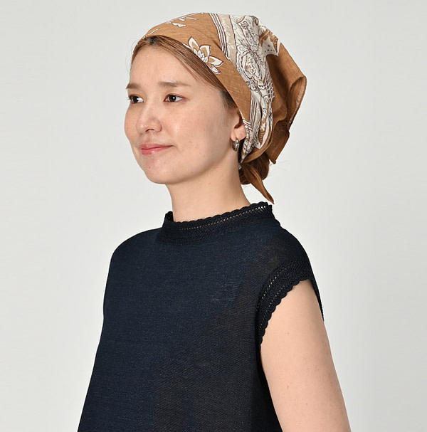 Indian Khadi Sarasa Bandana Female Model