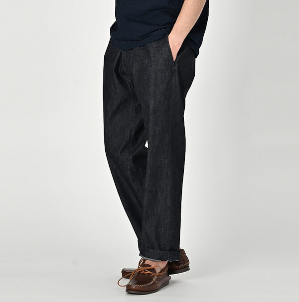 Mugihiko Denim Easy Slacks MEN Male Model