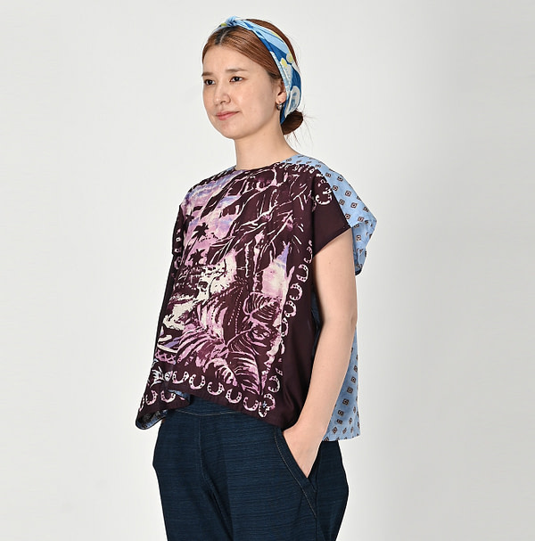 Picture Book Bandana M Camisole Female Model