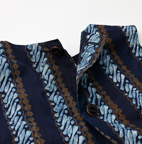 Indigo Batik Print No Sleeve Top Detail