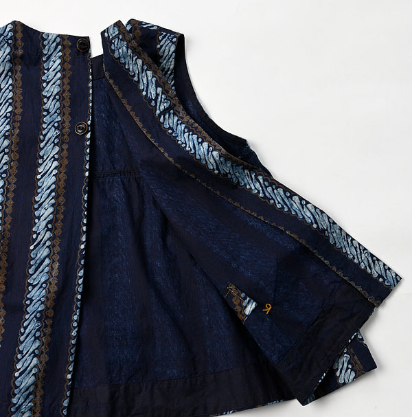 Indigo Batik Print No Sleeve Top Detail