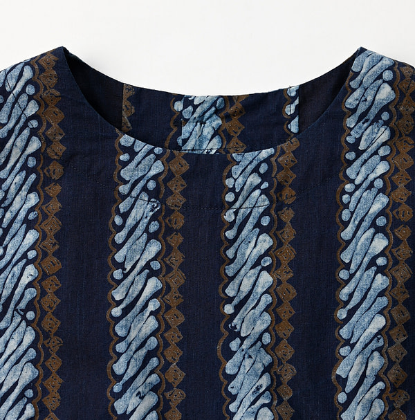 Indigo Batik Print No Sleeve Top Detail