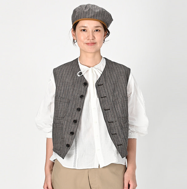 Yorimoku Cotton Tweed 908 4-pocket Vest Female Model