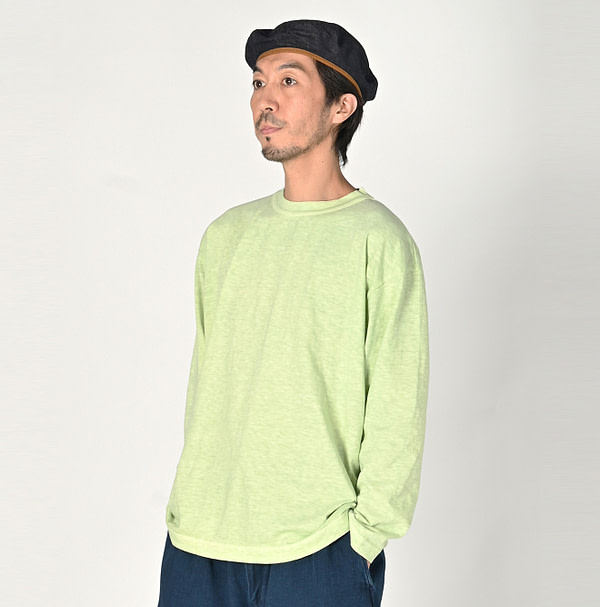 Plant Dyed Tenjiku 908 Ocean T-shirt Male Model