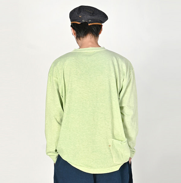 Plant Dyed Tenjiku 908 Ocean T-shirt Male Model