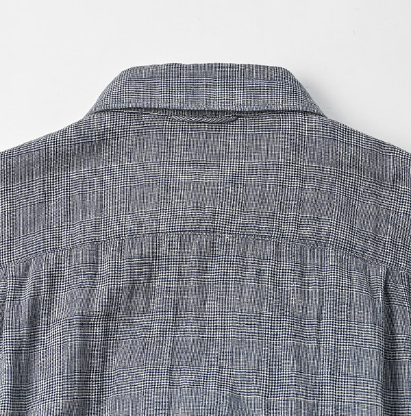 Indigo Fuwafuwa Double Woven Tuck Blouse Detail