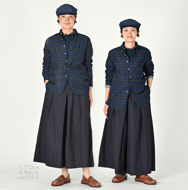 Indigo Fuwafuwa Double Woven 908 Loafer Button Down Shirt Female Models