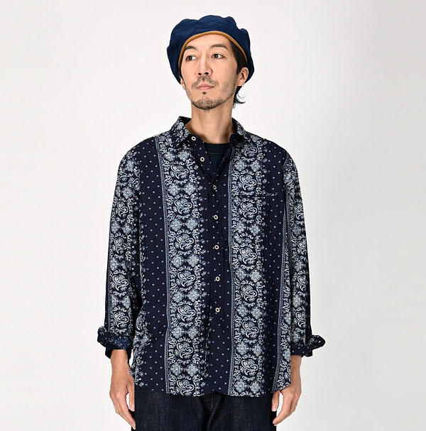 Indigo Paisley Dot Stripe Print 908 Loafer Shirt Male Model
