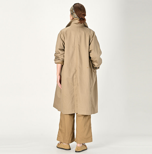 Okome Chino 908 Coat Female Model