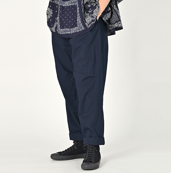 Indigo Okome Chino 908 Chir-go Pants Female Model