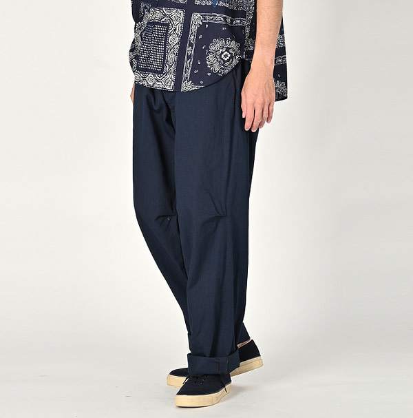 Indigo Okome Chino 908 Chir-go Pants Male Model