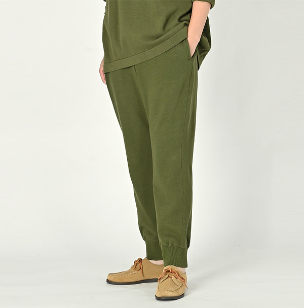 Tenjiku Knitsew 908 Pants Female Model