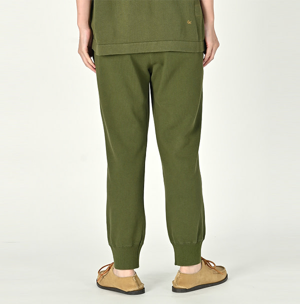 Tenjiku Knitsew 908 Pants Female Model