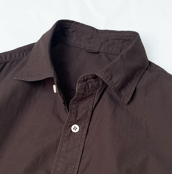 Compact Damp 908 Loafer Shirt Detail