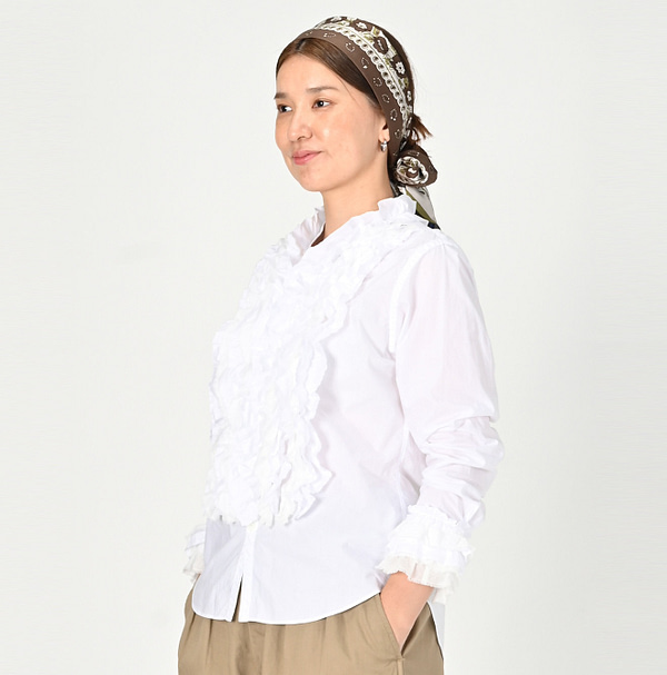 Batiste x Gauze Frill Blouse Female Model