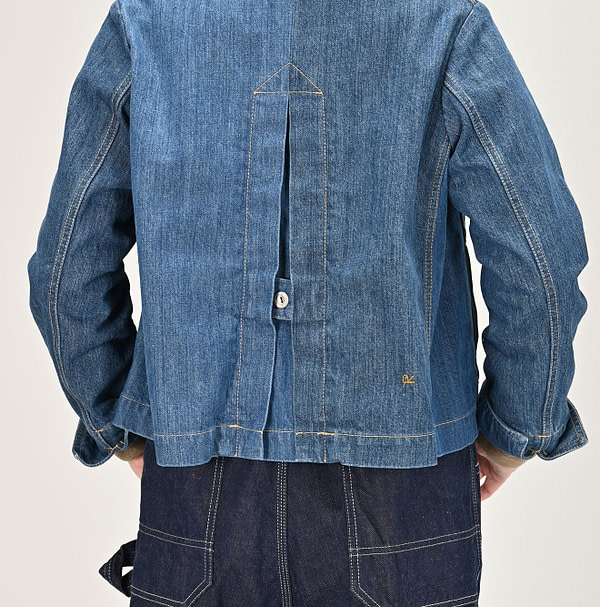 Indigo Rye Mugi Denim Lehua Jacket Female Model