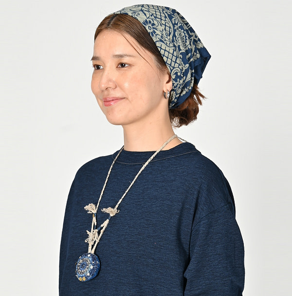 Indigo Tenjiku Flower Sarasa Bandana Female Model