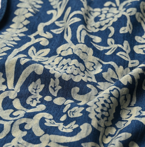 Indigo Tenjiku Flower Sarasa Bandana Detail