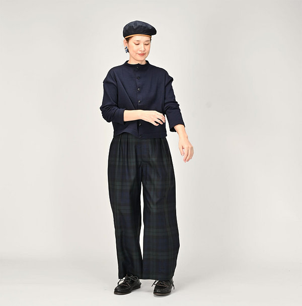 US Mou Knitsew Square Cardigan Female Model
