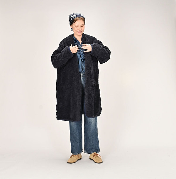 Omugi Denim 908 Lining Boa Coat Female Model