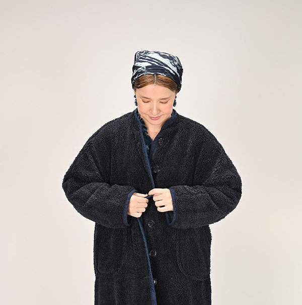 Omugi Denim 908 Lining Boa Coat Female Model