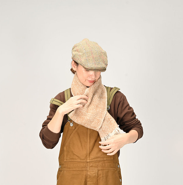 Indian Merino Cashmere Herringbone Muffler Female Model