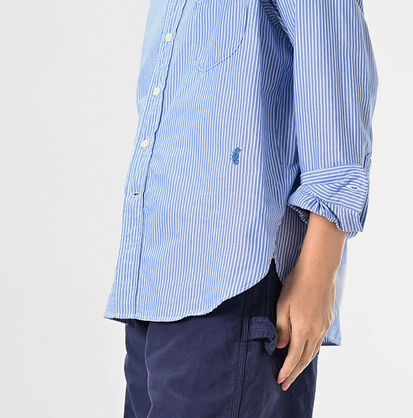 504 OX 908 Ocean Button Down Shirt Female Model